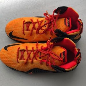 Lebron James Nike basketball shoes 6.5 US
